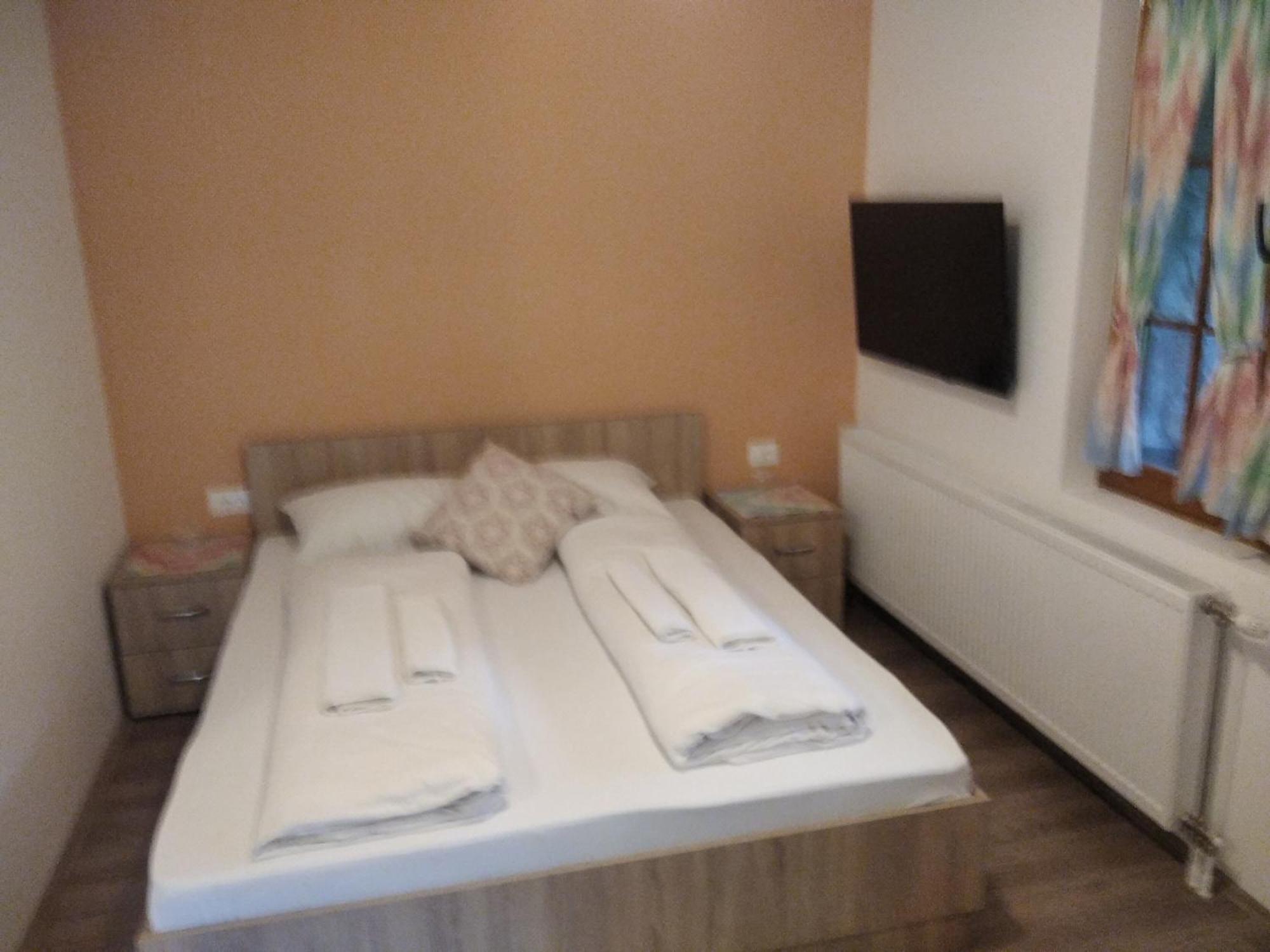 Apartments Izvor Lisine Strmosten Esterno foto