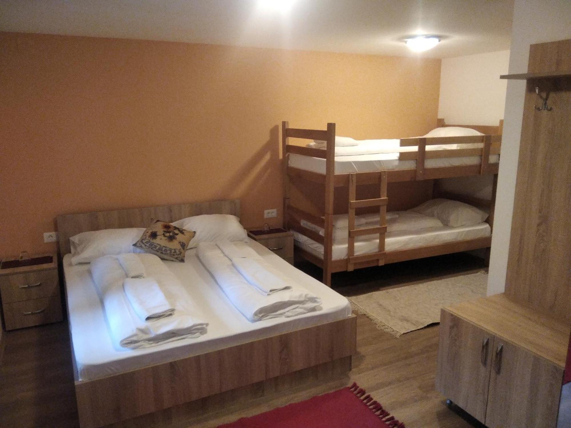 Apartments Izvor Lisine Strmosten Esterno foto