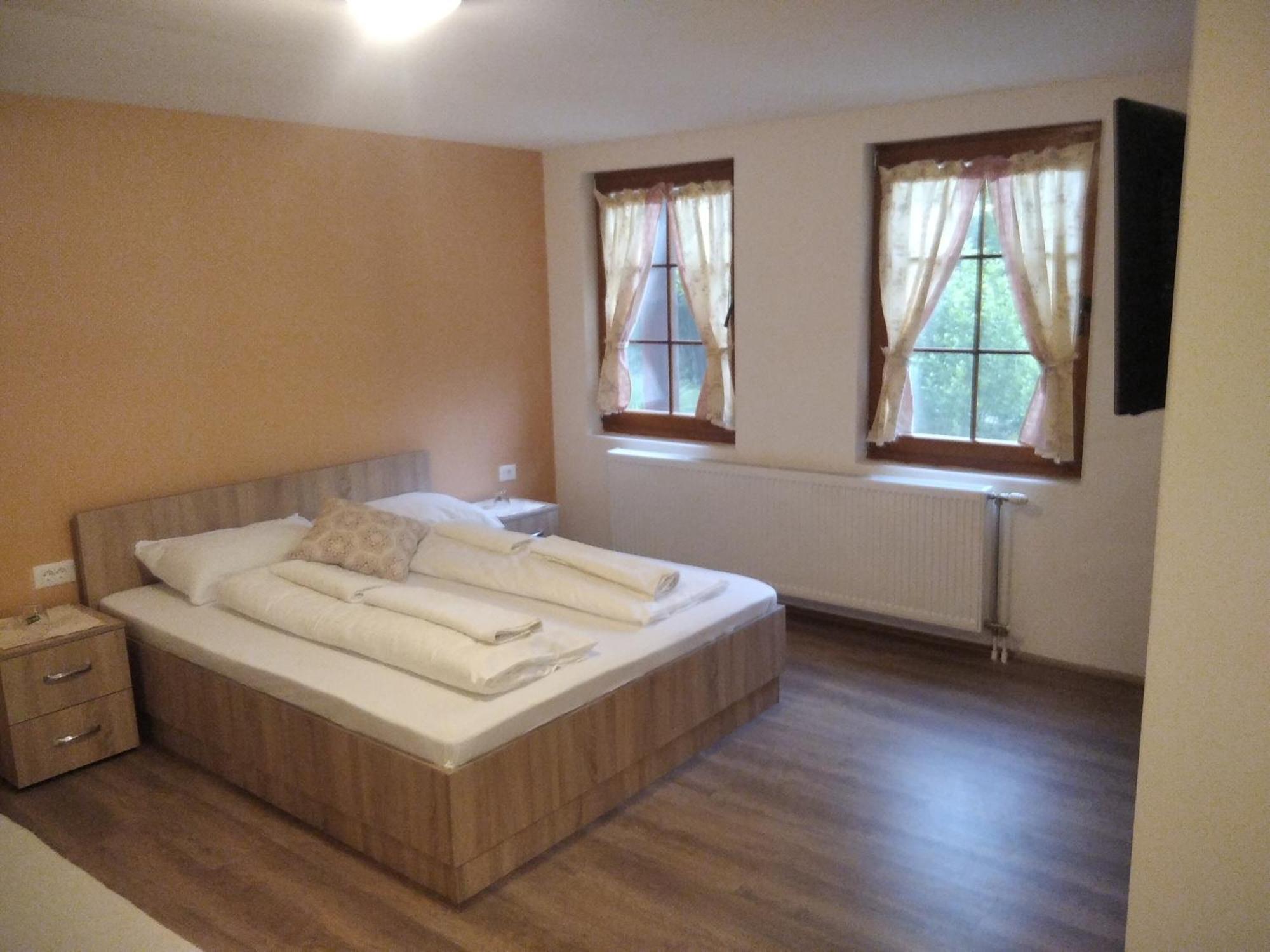 Apartments Izvor Lisine Strmosten Esterno foto