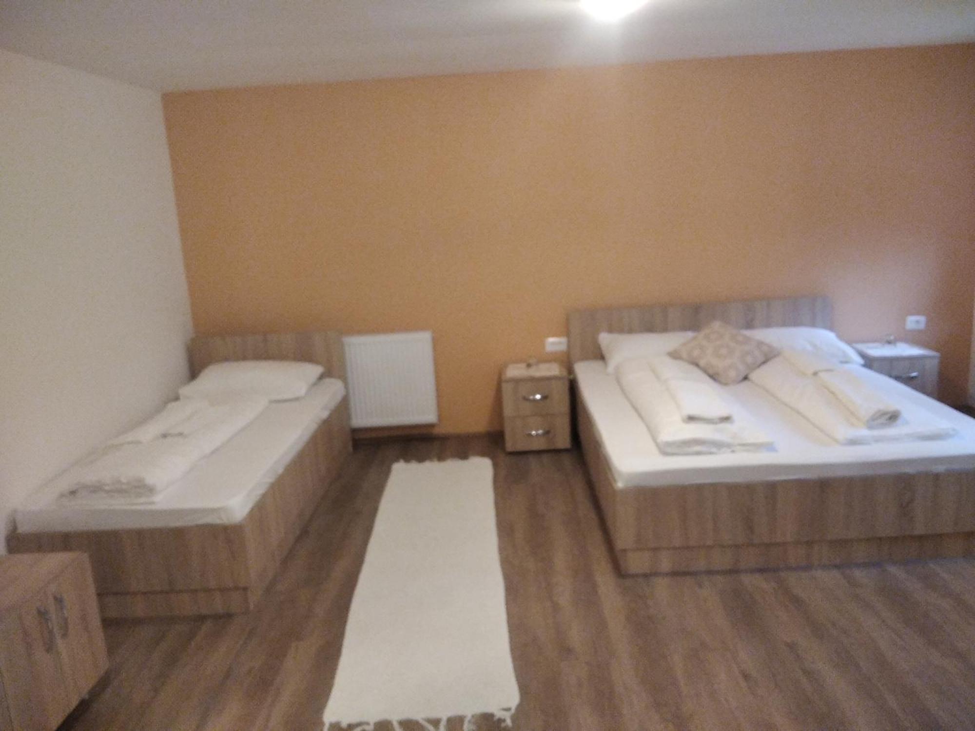 Apartments Izvor Lisine Strmosten Esterno foto