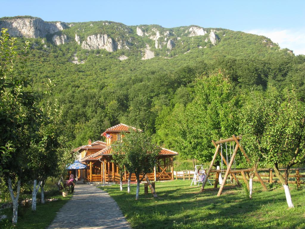 Apartments Izvor Lisine Strmosten Esterno foto