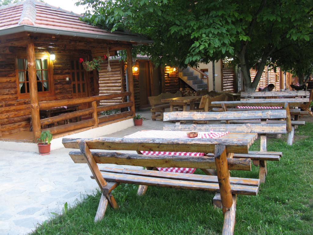 Apartments Izvor Lisine Strmosten Esterno foto