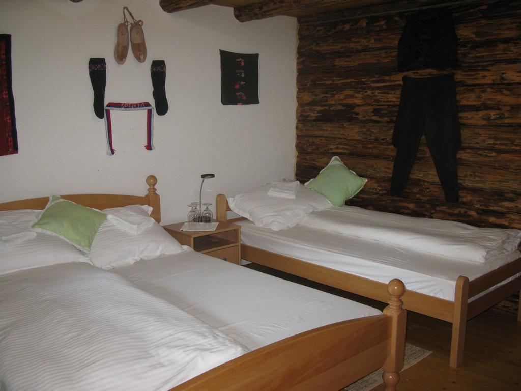 Apartments Izvor Lisine Strmosten Esterno foto