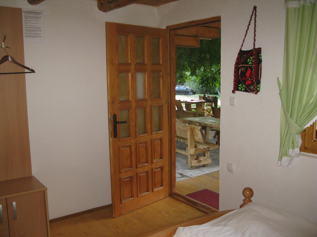 Apartments Izvor Lisine Strmosten Esterno foto