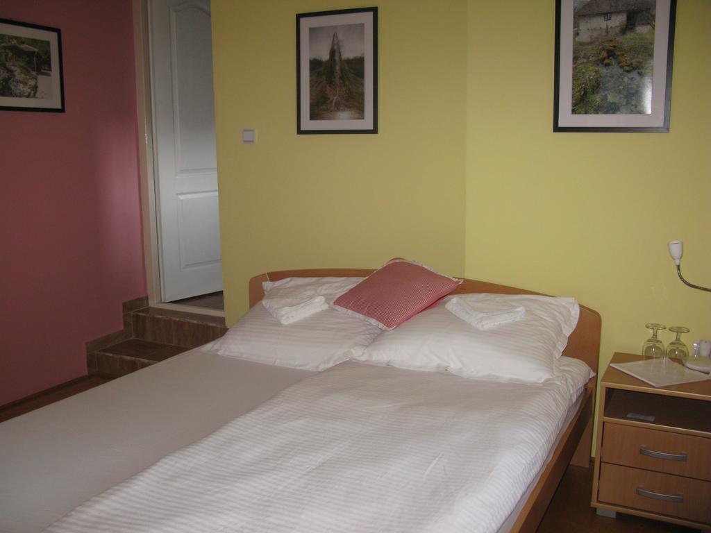 Apartments Izvor Lisine Strmosten Esterno foto