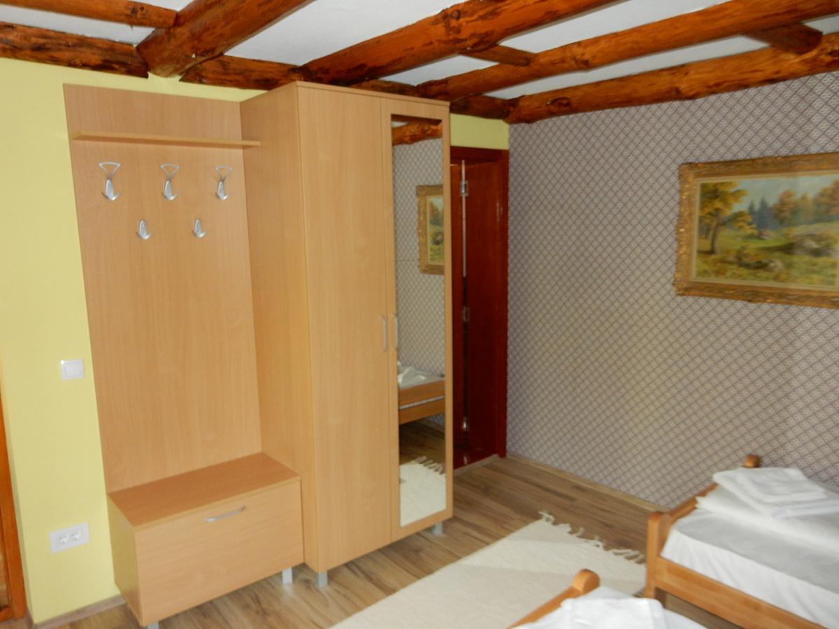 Apartments Izvor Lisine Strmosten Esterno foto
